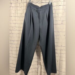 Woman’s Roucha Pajou Pant in Navy EUC